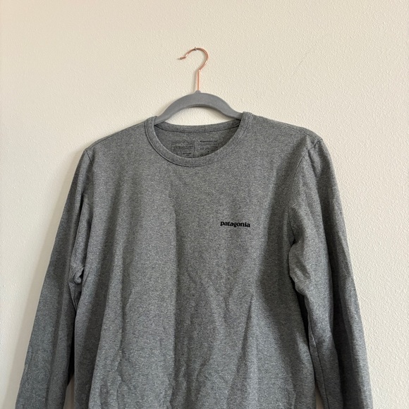 Patagonia Men's Heather Charcoal Long Sleeve Tee Size Small Responsibili Tee - Picture 1 of 8